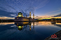 Kota Kinabalu City Mosque or Masjid Bandaraya during sunrise taken with Nikon D800E, Samyang 14mm f/2.8 and HDR 9 exposures